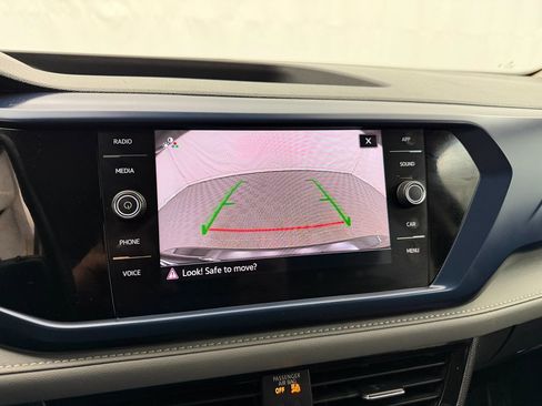 Used 2024 Volkswagen Taos SE image 20