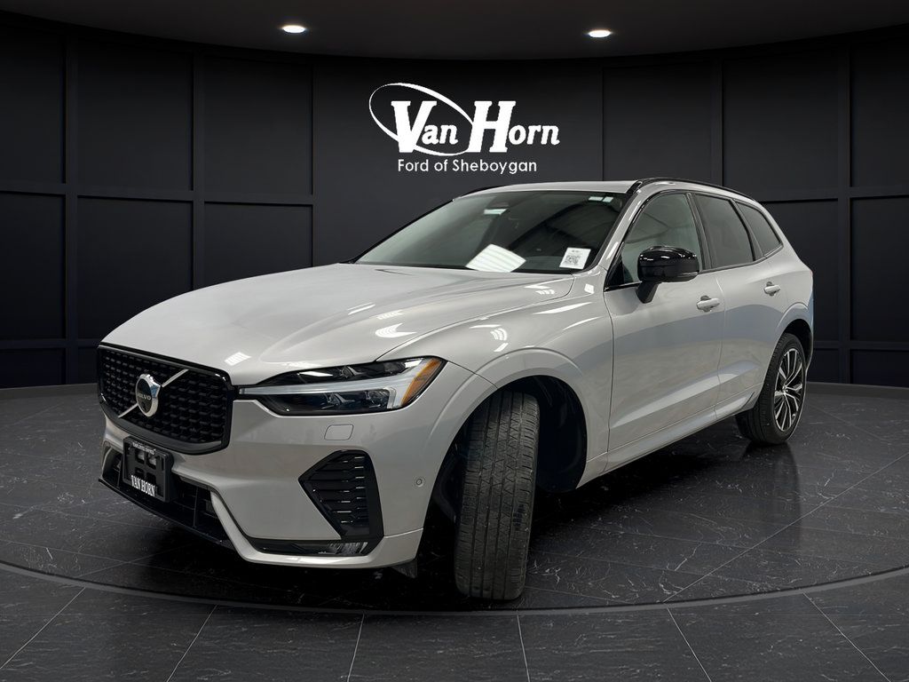 Used 2024 Volvo XC60 B5 Plus w/ Protection Package Premier AWD/4WD image 3
