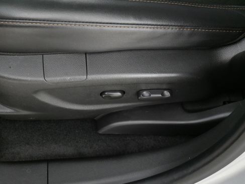 Used 2019 Chevrolet Trax LT w/ LT Convenience Package image 20