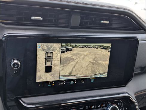 Used 2023 GMC Sierra 1500 AT4 w/ AT4 Premium Package AWD/4WD image 7