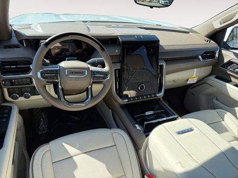 New 2026 GMC Yukon XL Denali w/ Denali Reserve Package image 15