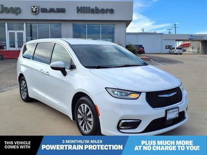 Used 2023 Chrysler Pacifica Touring-L