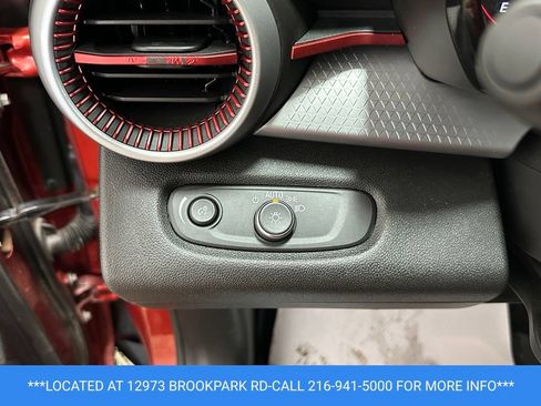 Certified 2024 Chevrolet Trax RS w/ Driver Confidence Package FWD image 10
