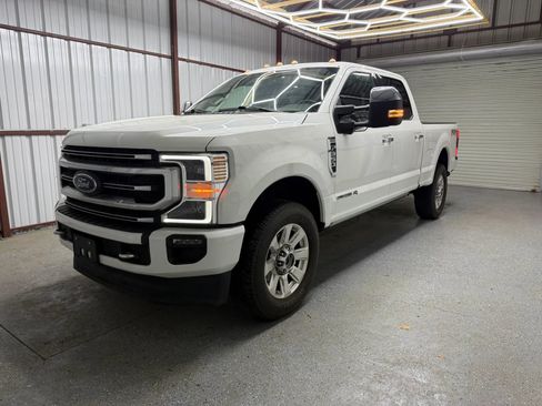 Used 2022 Ford F350 Platinum AWD/4WD image 3