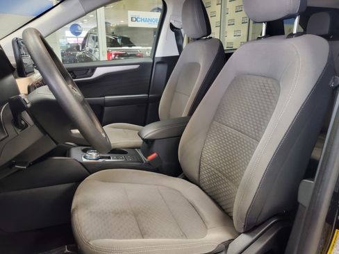 Used 2022 Ford Escape SE FWD image 17