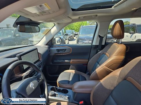 Certified 2025 Ford Bronco Sport Outer Banks w/ Outer Banks Tech Package+ AWD/4WD image 40