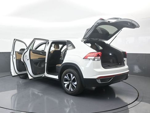 Used 2024 Volkswagen Atlas Cross Sport SE image 73