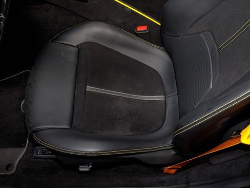 Used 2025 Ferrari Roma Spider RWD image 31