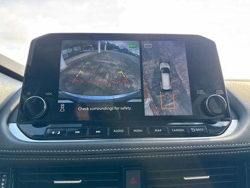 Used 2023 Nissan Rogue Platinum w/ Platinum Premium Package image 26