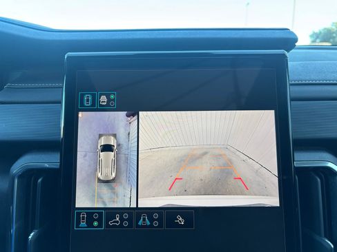 Used 2025 GMC Acadia Elevation w/ Elevation Premium Package image 25