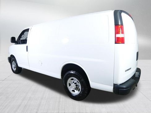 Used 2021 Chevrolet Express 2500 w/ Safety Package RWD image 5