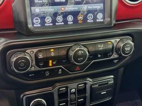 Used 2023 Jeep Wrangler Unlimited Rubicon w/ Cold Weather Group image 16