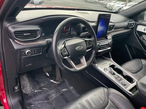 Certified 2021 Ford Explorer Platinum w/ Equipment Group 601A image 12