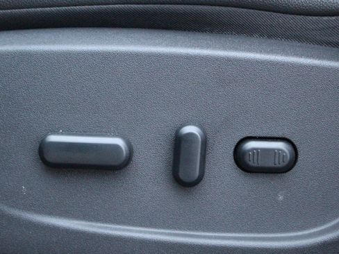 Used 2013 Ford C-MAX SEL image 16