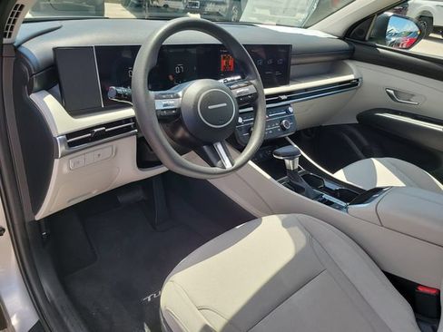 Used 2025 Hyundai Tucson SE FWD image 18