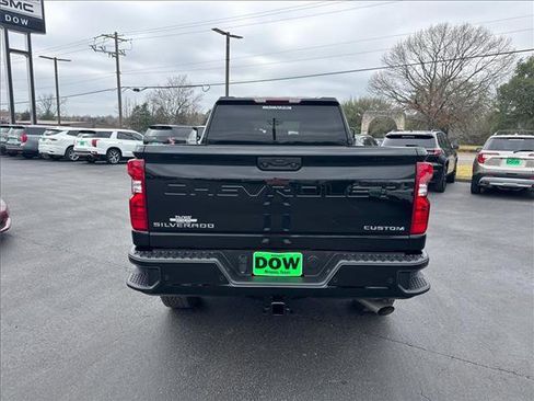 Used 2025 Chevrolet Silverado 2500 Custom w/ Custom Value Package image 9