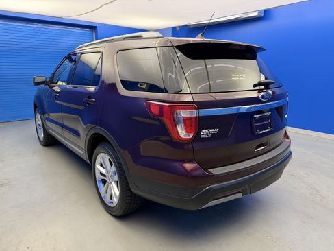 Used 2019 Ford Explorer XLT w/ Equipment Group 202A AWD/4WD image 5