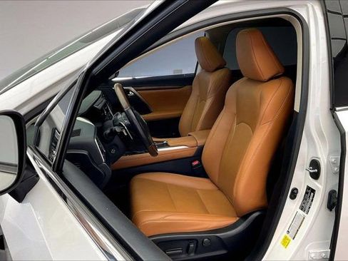 Used 2022 Lexus RX 350L Premium w/ Premium Package image 17