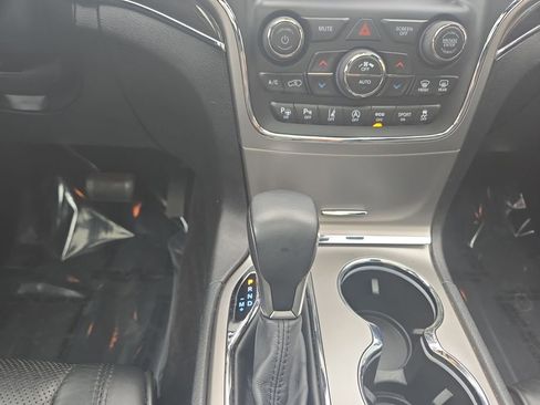 Used 2018 Jeep Grand Cherokee Overland image 11