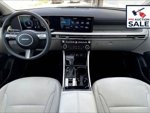 Used 2025 Hyundai Tucson SEL FWD image 14