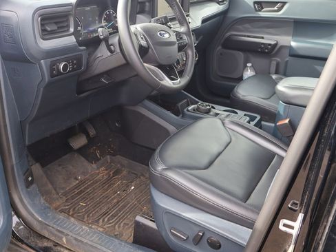 Used 2023 Ford Maverick Lariat w/ Lariat Luxury Package image 4