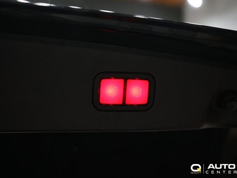 Used 2014 Mercedes-Benz E 250 E 250 Base BlueTEC® 4MATI image 34