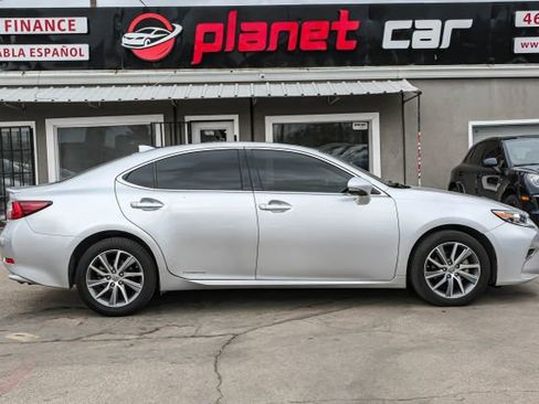 Used 2016 Lexus ES 300h image 10