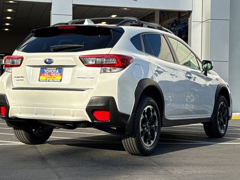 Used 2022 Subaru Crosstrek 2.0i Premium w/ Moonroof Package image 4