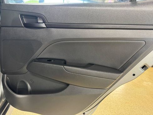Used 2018 Hyundai Elantra Sport FWD image 12