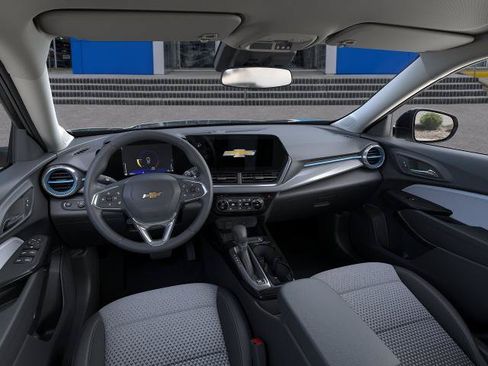 New 2026 Chevrolet Trax LT w/ LT Convenience Package FWD image 39