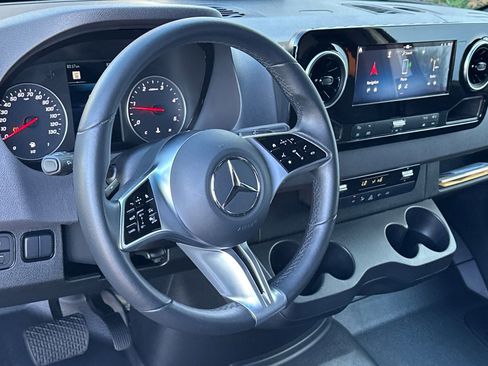 Used 2025 Mercedes-Benz Sprinter 3500 image 13