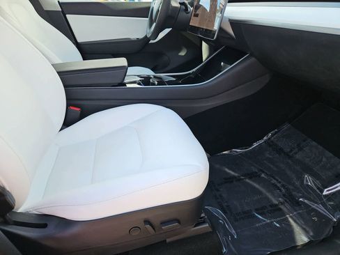 Used 2020 Tesla Model Y Long Range image 20