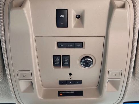 Used 2016 Cadillac Escalade Luxury image 28