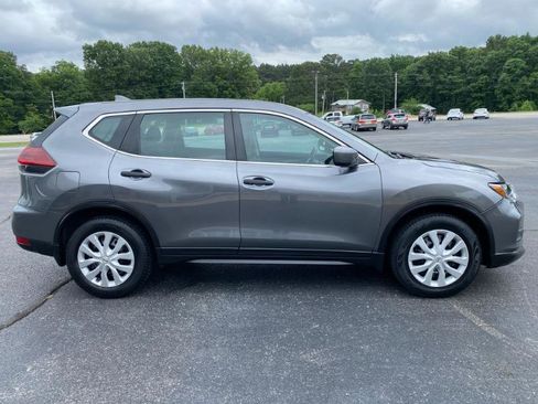 Used 2018 Nissan Rogue S FWD image 5