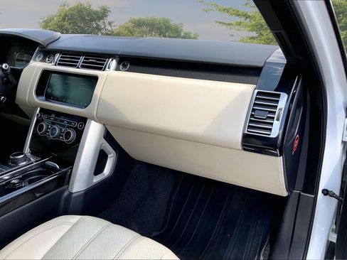 Used 2017 Land Rover Range Rover Supercharged AWD/4WD image 25
