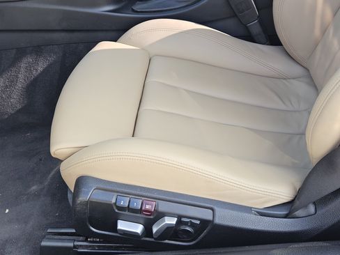 Used 2016 BMW M4 Convertible image 25