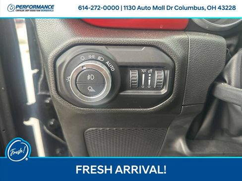 Used 2022 Jeep Gladiator Rubicon w/ LED Lighting Group AWD/4WD image 17