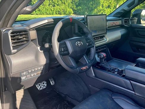 Used 2025 Toyota Sequoia TRD Pro AWD/4WD image 8