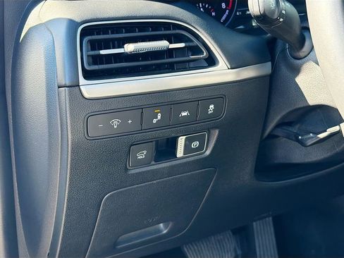 Used 2021 Hyundai Palisade SEL w/ Premium Package image 10