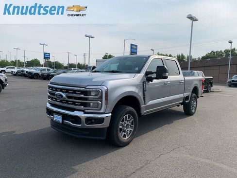 Used 2024 Ford F350 Lariat w/ Lariat Ultimate Package AWD/4WD image 3