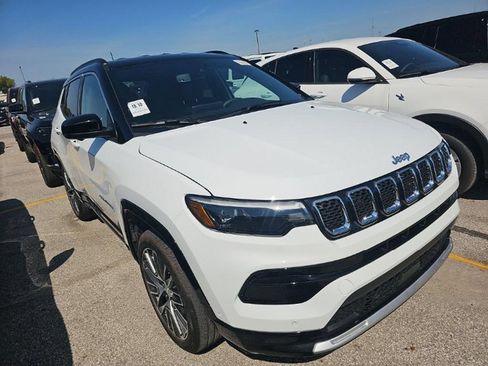 Used 2023 Jeep Compass Limited w/ Elite Group AWD/4WD image 3