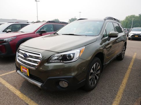 Used 2016 Subaru Outback 2.5i Limited AWD/4WD image 2