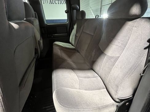 Used 2004 GMC Sierra 1500 SLE w/ Suspension Package, Off-Road image 9