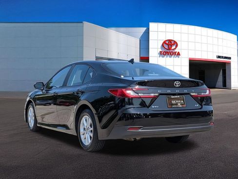 Used 2025 Toyota Camry LE FWD image 12