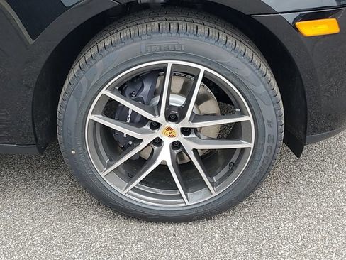 Used 2025 Porsche Macan image 14