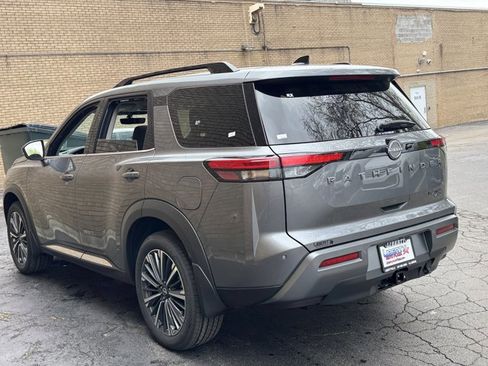 New 2026 Nissan Pathfinder Platinum AWD/4WD image 23