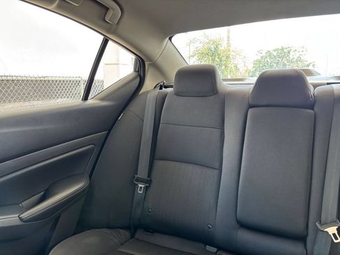 Used 2025 Nissan Altima 2.5 SV FWD image 39