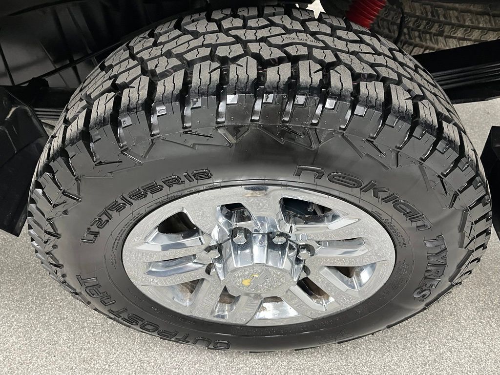 Used 2018 Chevrolet Silverado 2500 LTZ w/ Custom Sport Edition AWD/4WD image 16