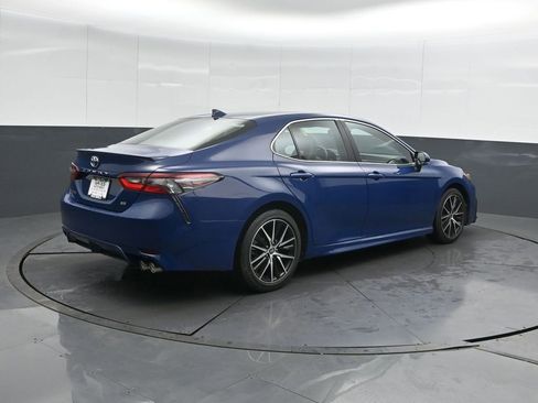 Used 2023 Toyota Camry SE w/ Cold Weather Package image 2