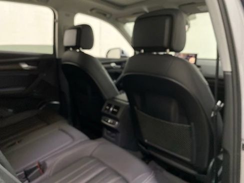 Used 2023 Audi Q5 2.0T Premium w/ Convenience Package AWD/4WD image 21